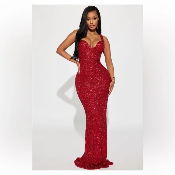green emerald velvet dress Timeo Lace Maxi Dress In Red – Night Novas main image 1